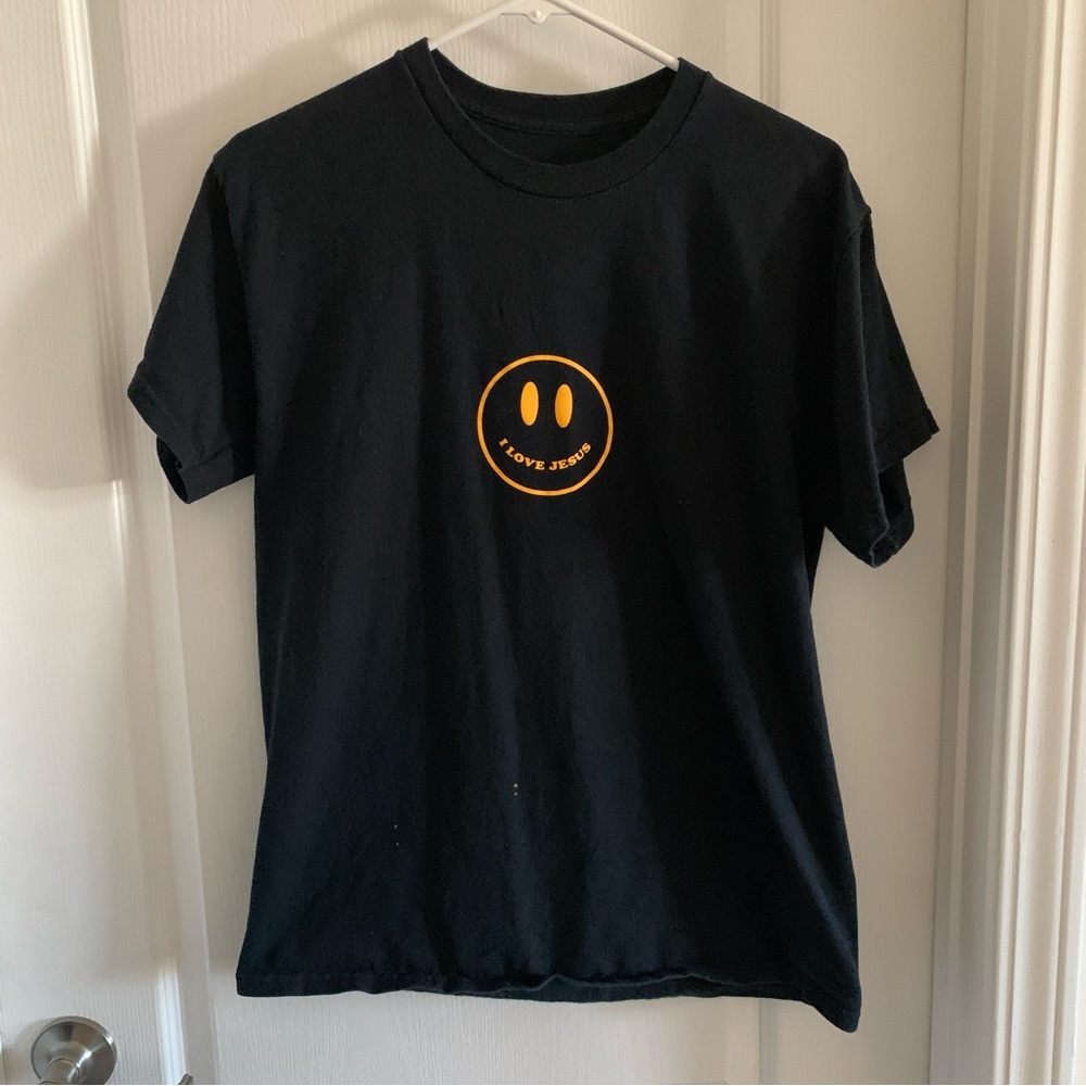 Women’s Medium HWLF He Would Love First I Love Jesus Black Yellow Smiley Tee